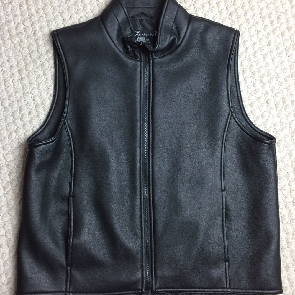No Boundaries Jr. Large vegan black vest